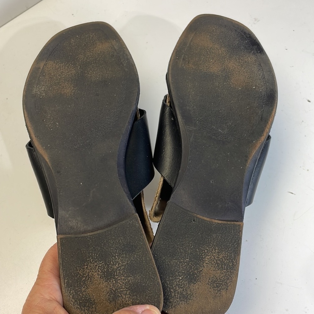 Seychelles black leather crisscross sandals. Made in Italy. - Picture 5 of 5